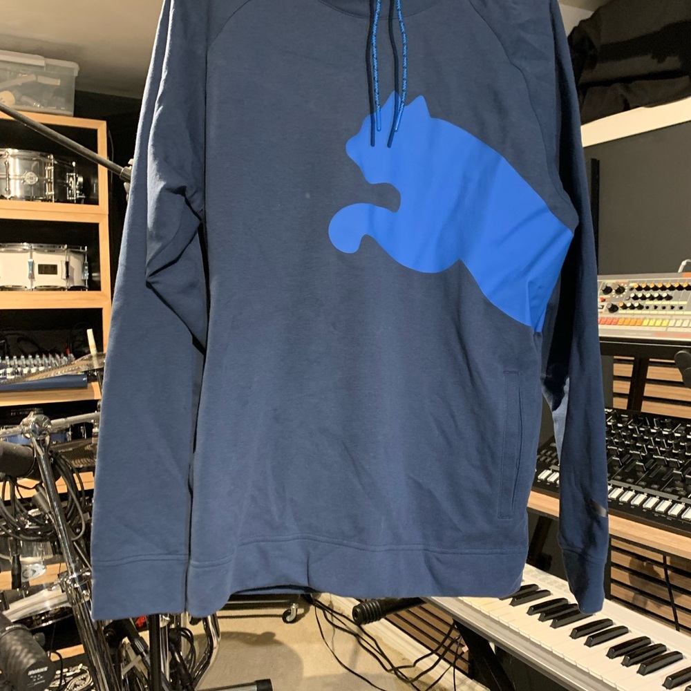 Puma Men's Navy Blue Hoodie with Logo dyna cell . With pockets . Pit to pit 24